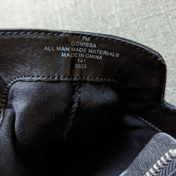 NWOT GBG Los Angeles "Vissa" Black Zipper Ankle Stacked Heel Booties, Sz 7 - Picture 6 of 11